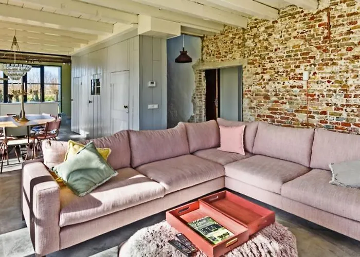 Toplocatiezeeland # The Old Farmhouse # Oostkapelle
