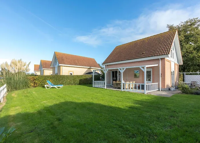 Villa Meerchen, Villa mit überdachter Terrasse, 800m vom Strand entfernt